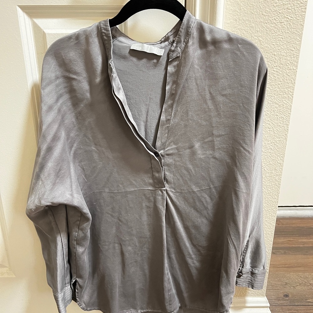 VINCE Gray/Silver Silk Long Sleeve Blouse Shirt, XS, in great condition!
